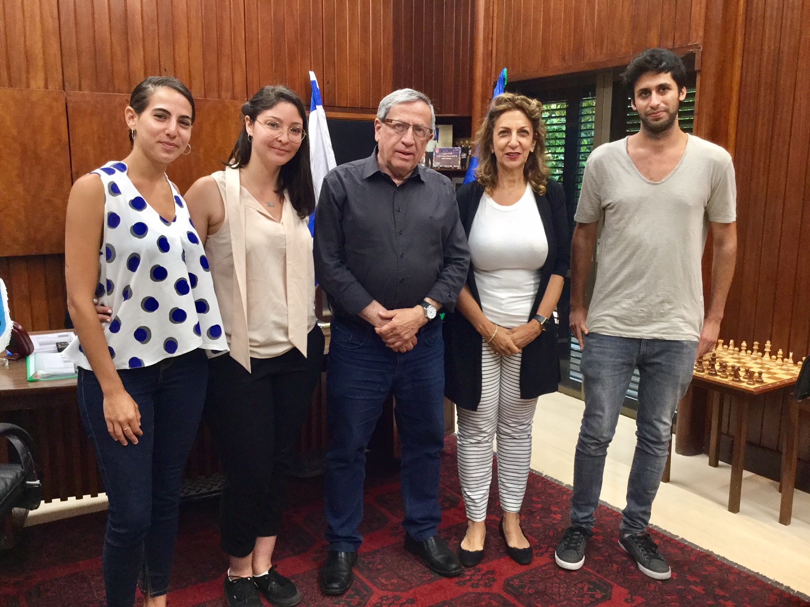 ראש עיריית רמת גן עם חברי המשלחת, צילום: באדיבות דוברות עיריית רמת גן
